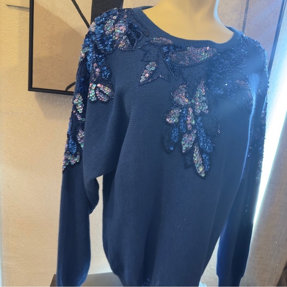 Vintage & Stylish Blue Sequin Sweater - Picture 2 of 4